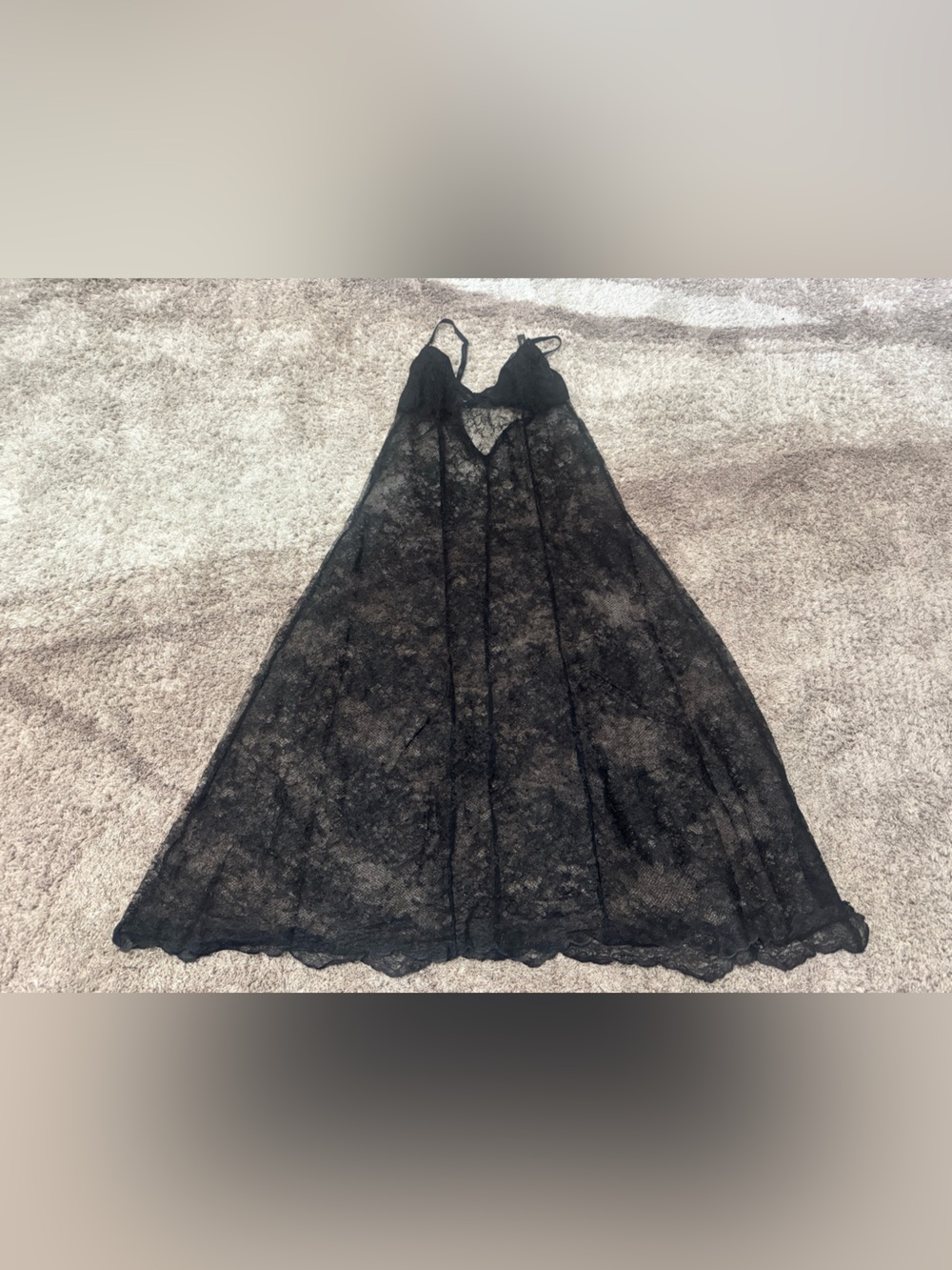 Gooseberry Lace Midi Dress Black